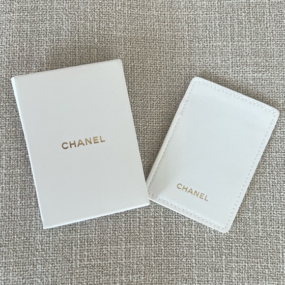 Chanel Beauty Coco Crush Cardholder - Picture 2 of 2